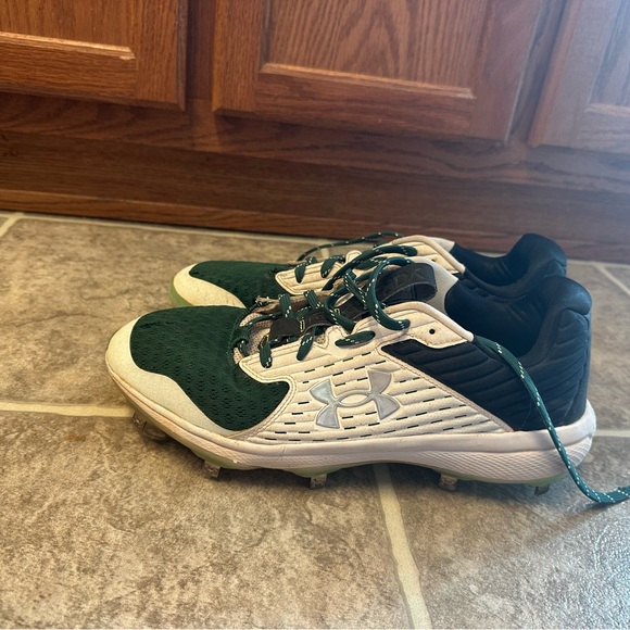Under Armour Baseball Cleats - Picture 4 of 8